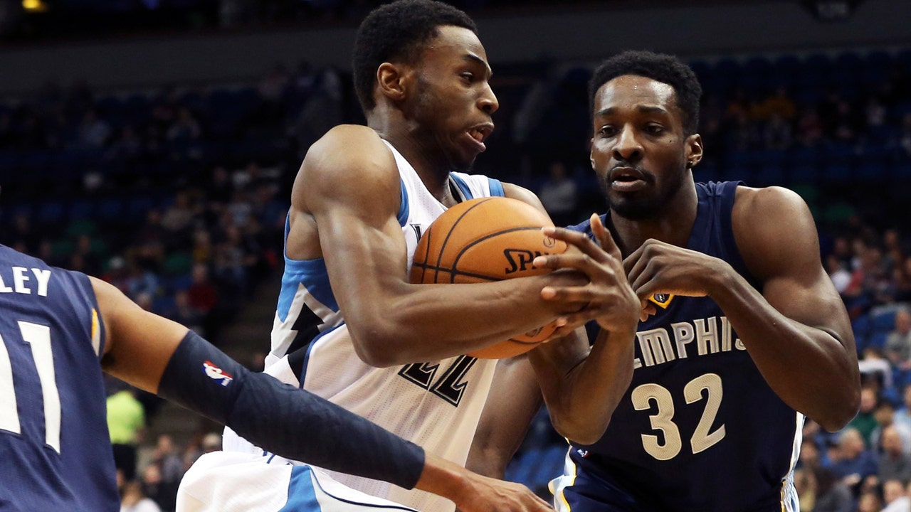 Wolves stun Grizzlies, 90-89